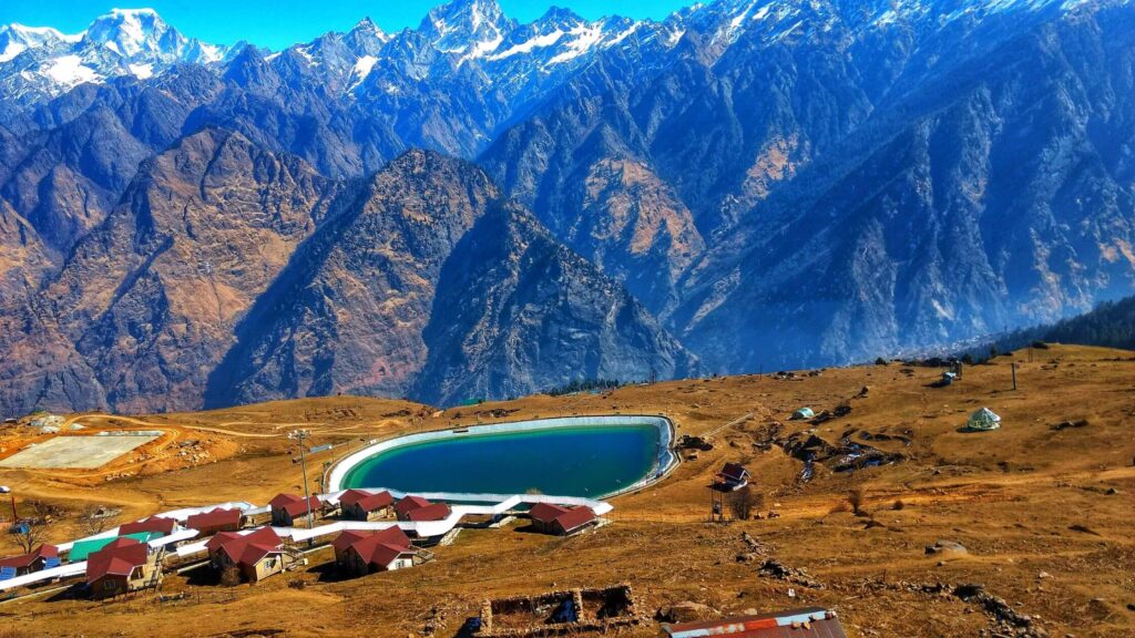 Auli is best surrounding mountains