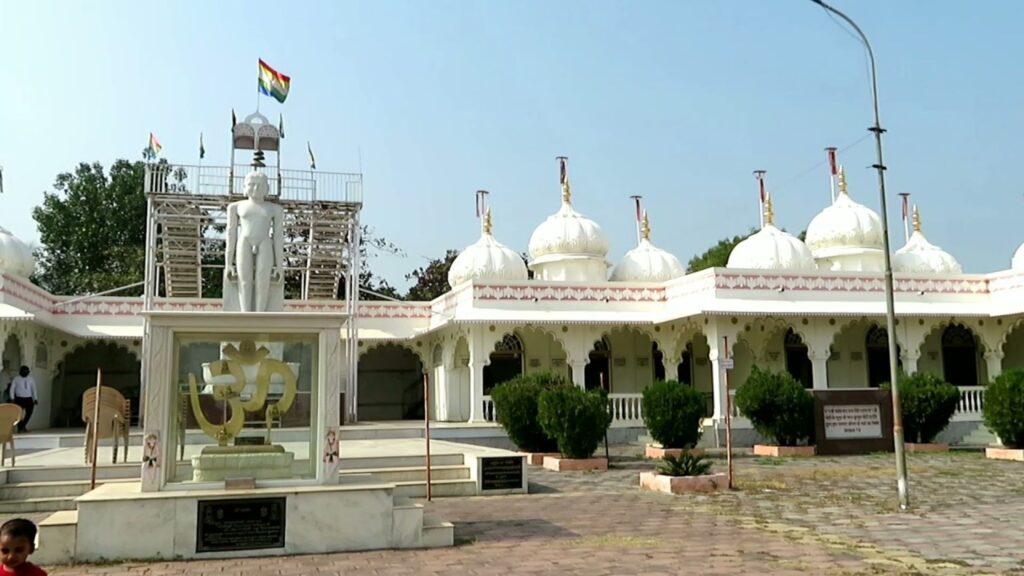 Gomatgiri is a beautiful Jain pilgrimage