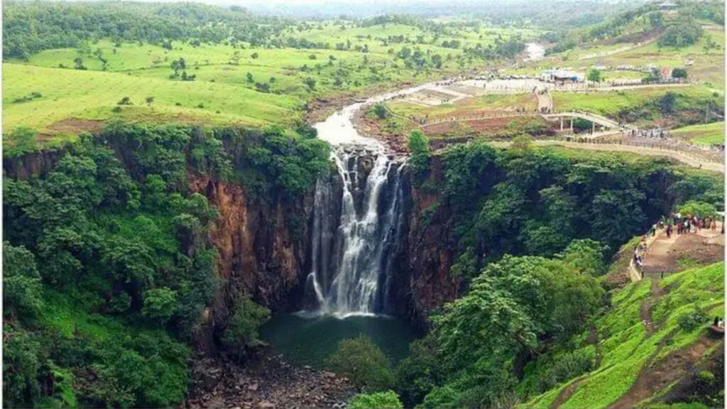 Tincha Falls is a beautiful waterfall