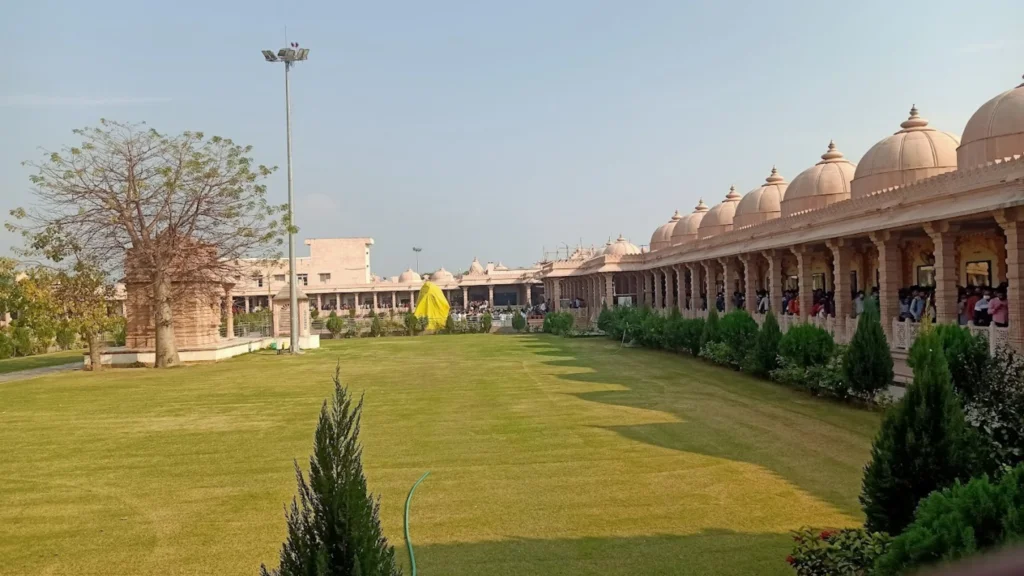 Shree Sanwariya Seth Temple in Mandfiya - Rajasthan Near <strong>Chittorgarh</strong> 11 Shri Sanwaliya Seth Ji Mandir Garden