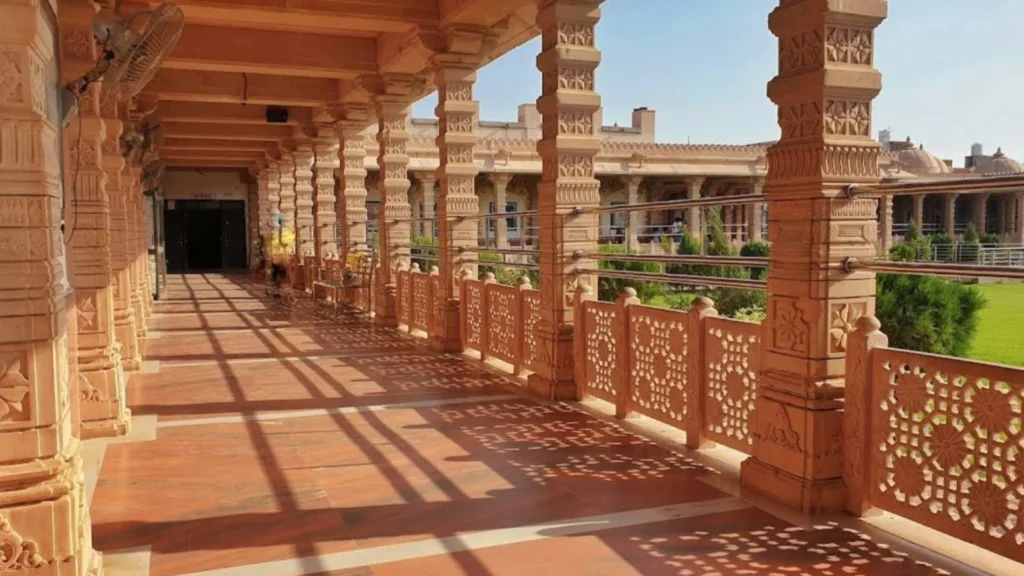 Shree Sanwariya Seth Temple in Mandfiya - Rajasthan Near <strong>Chittorgarh</strong> 5 Shri Sanwaliya Seth or Sanwariya Seth Ji Temple Corridor