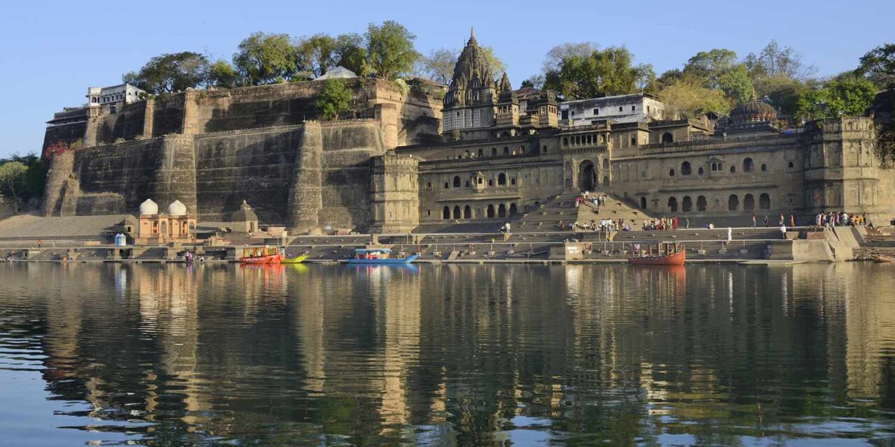 Maheshwar: A Spiritual & Historical Gem on the Banks of Narmada