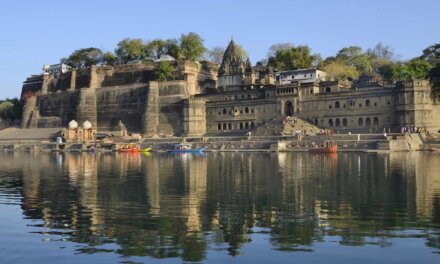 Maheshwar: A Spiritual & Historical Gem on the Banks of Narmada
